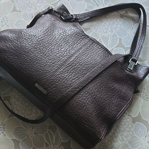 Elegant Pebbled Leather Shoulder Bag